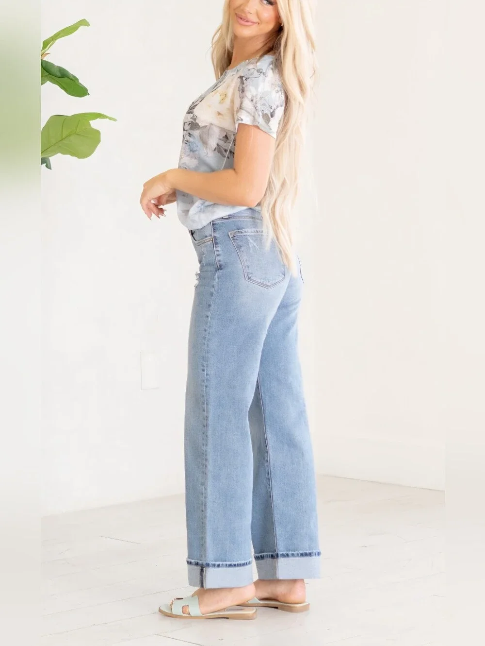 KanCan High Rise Medium Wash Wide Leg Jeans Cuffed Denim Stretch Trendy 1/24 NEW